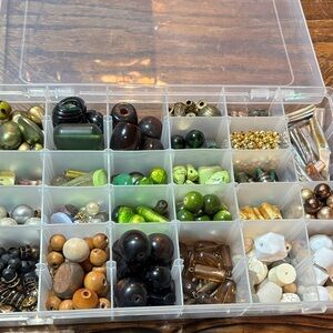 Lot #6 beads & container